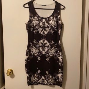 Body contour mini dress